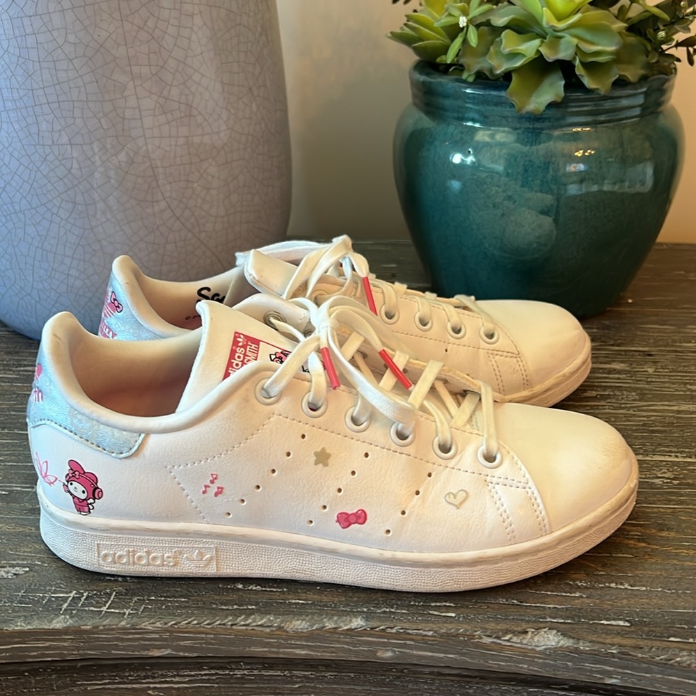 Adidas Stan Smith Hello Kitty Sneakers - Picture 4 of 12